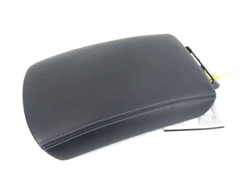 2016-2019 Infiniti Q50 Center Console Arm Rest Lid Cover OEM
