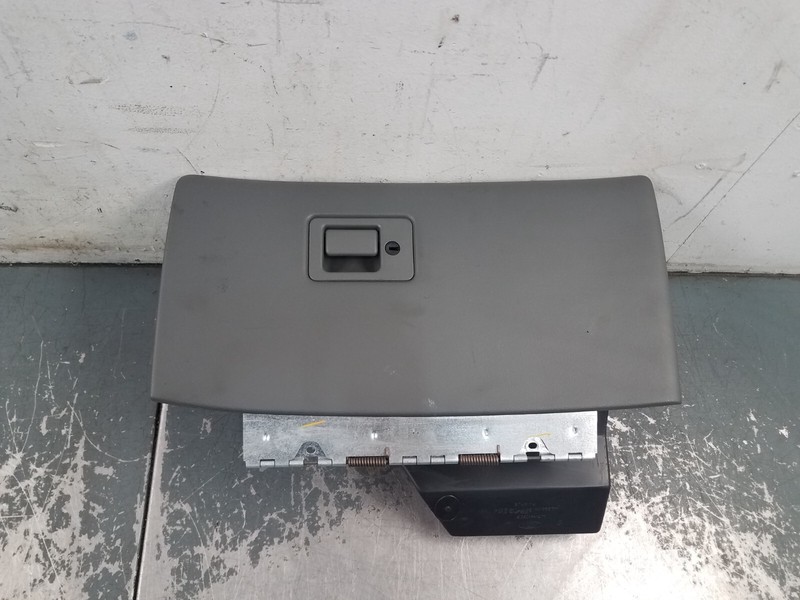 2004 Grand Marquis / Crown Vic Victoria Glove Box #3420 E1