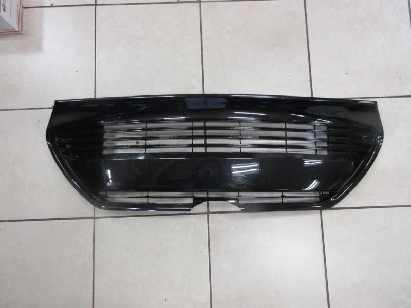 2017-2019 Toyota Corolla OEM Front Lower Grille Grill 53112-02730