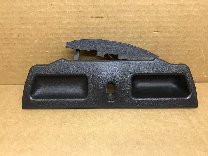 95-06 Silverado Suburban Tahoe Sierra Yukon Jumpseat Jump Seat Console Lid Latch