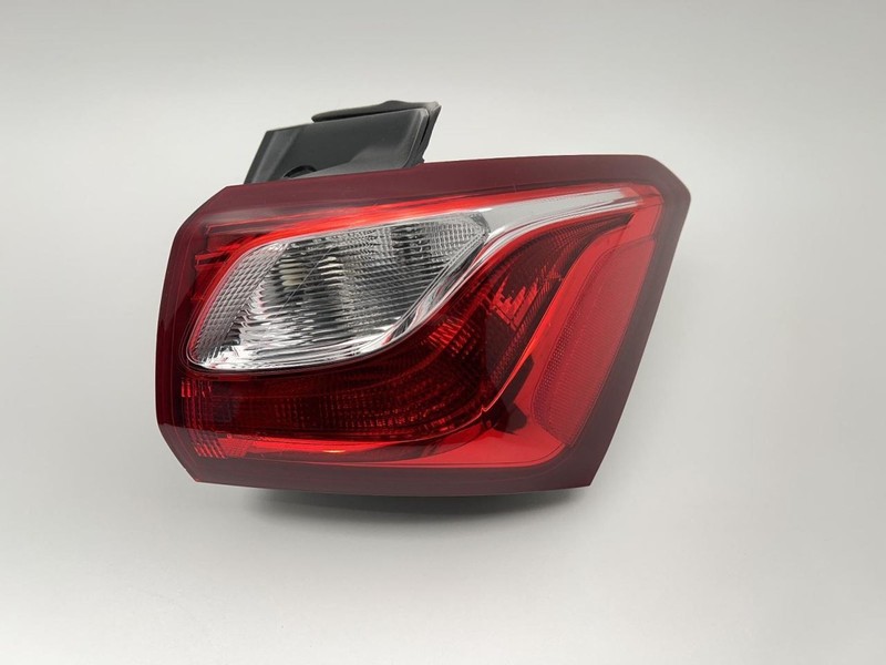 2018-2019 CHEVROLET EQUINOX RIGHT TAILLIGHT W/O LED TAILGATE MOUNTED 60902
