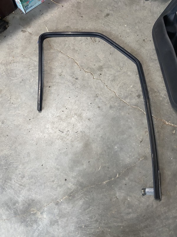 2014 Ford E250 Right Front Window Seal