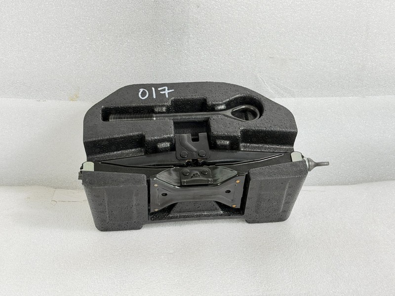 Jack and Tool Kit 09110-2C100 2010-2016 Hyundai Genesis Coupe 64966