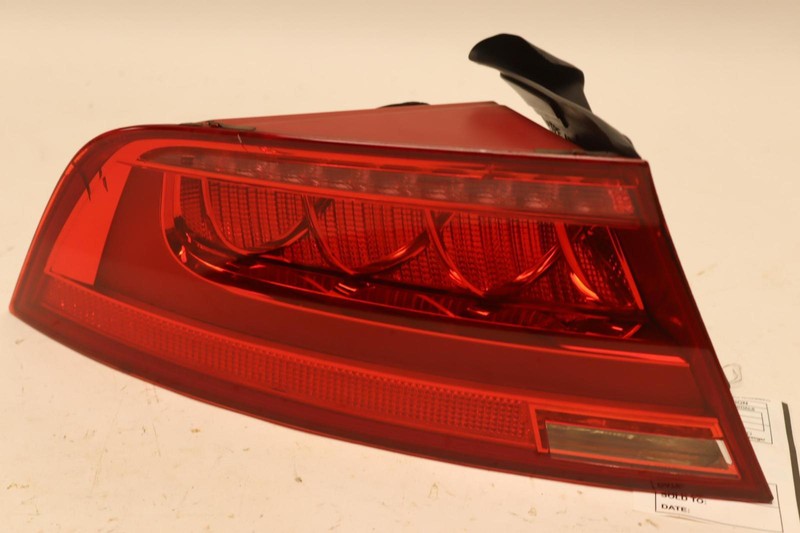 2012-2015 AUDI A7 REAR RIGHT PASSENGER SIDE QUARTER PANEL TAIL LIGHT LAMP OEM
