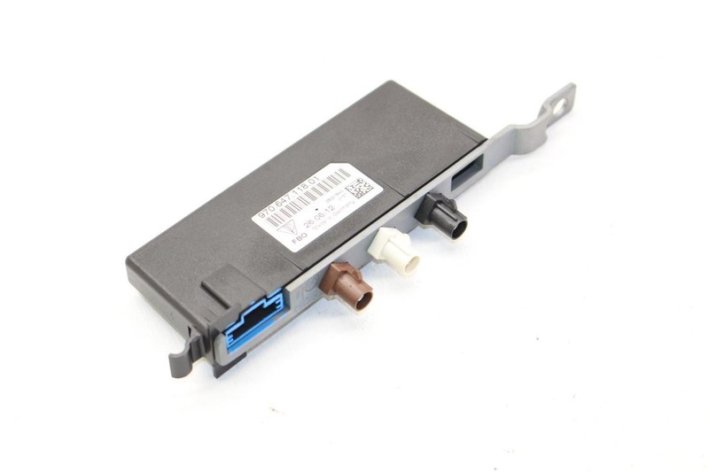10-13 Porsche Panamera Passenger Right Side Antenna Amplifier 97064711801