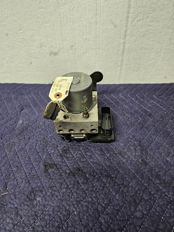 2004 2005 2006 Fits Bmw 545I E60 Abs Anti Lock Brake PumpControl Module