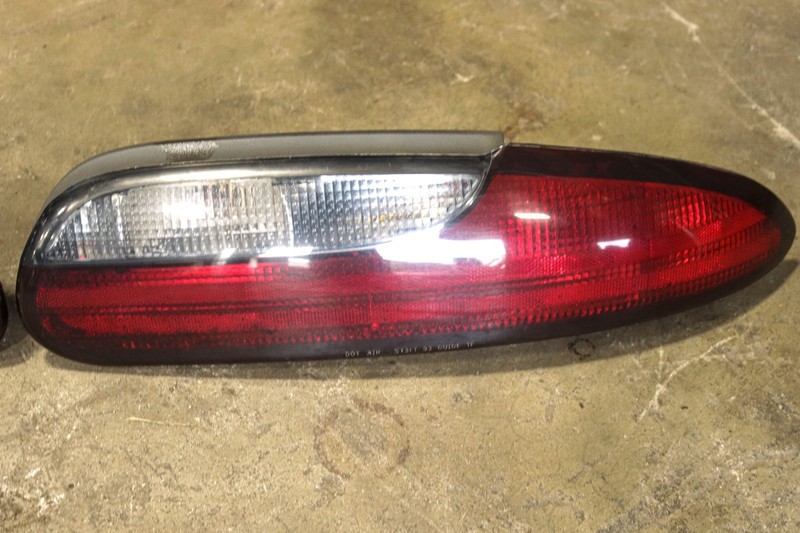 93-96 Chevrolet Camaro Z28 SS Tail Light Right Side Passenger 16516864 *USED*