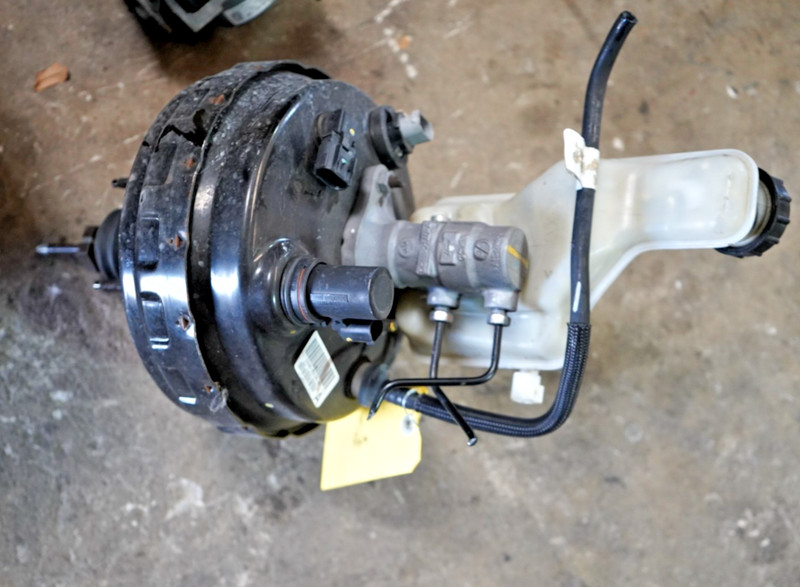 2013-2016 Lincoln MKZ 2.0L Hybrid FWD Power Brake Booster w/ Master Cylinder OEM