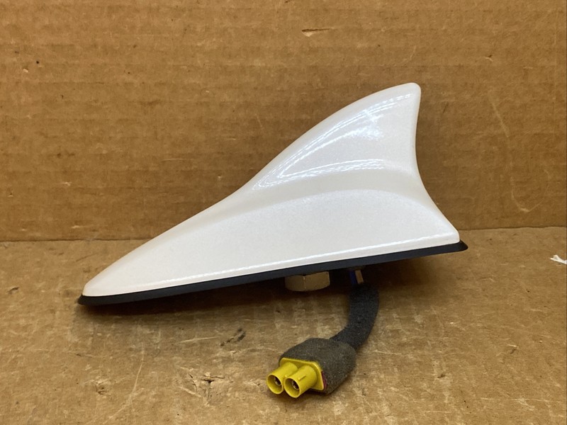 2011-2014 Hyundai Sonata Radio Shark Fin Antenna Black 96210-3Q800WJR WJR White
