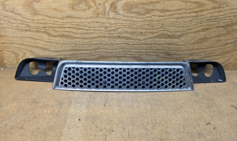 2007-2014 GMC Yukon Denali OEM Front Bumper Lower Grille Grill Factory 15893974