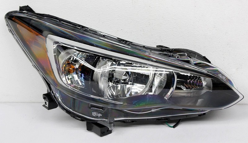 OEM Right Passenger Halogen Headlamp For Subaru Impreza 84001-FL00B Tab Missing