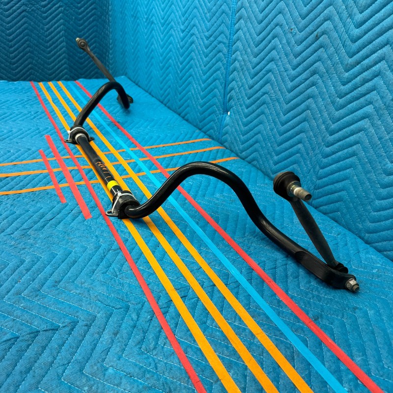 2013–2018 Toyota Avalon Front Stabilizer Sway Bar 105K OEM