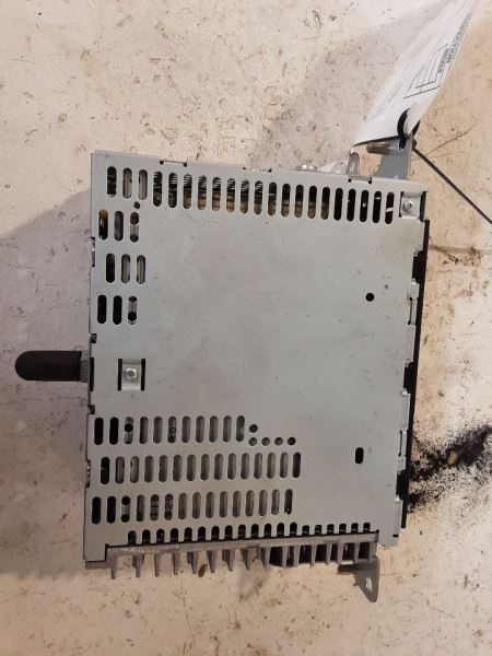 2011 Ford EDGE Radio Receiver AM-FM-CD-MP3 Single Disc ID BT4T-19C107-FA or FB