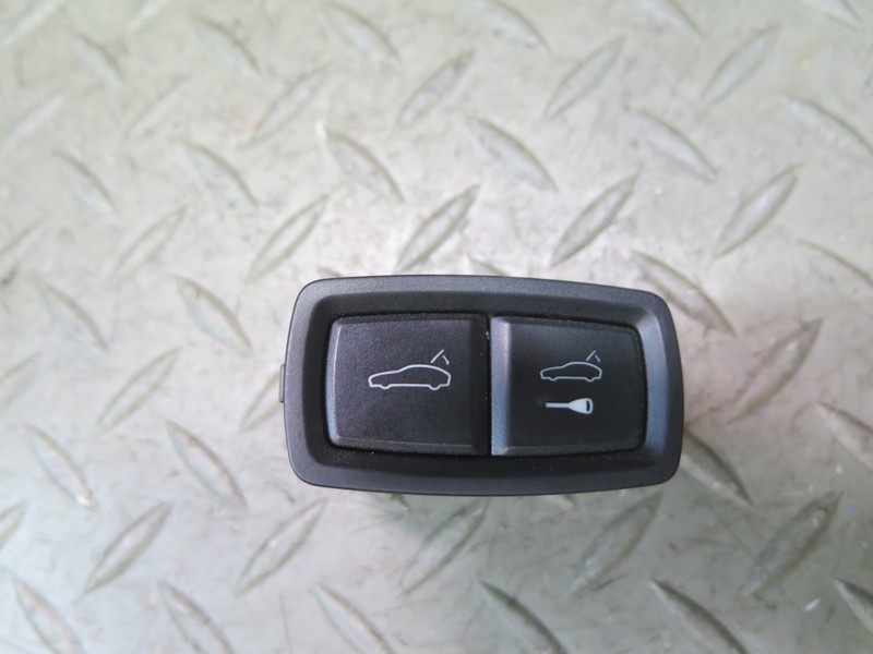 2015-2018 PORSCHE MACAN REAR TAILGATE TRUNK RELEASE SWITCH BUTTON