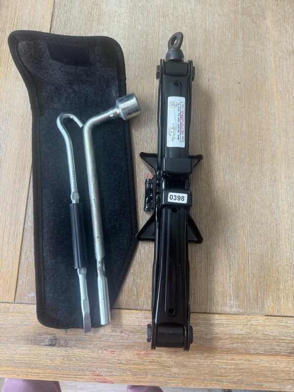 2002 - 2005 Hyundai Sonata Spare Tire Jack Kit Lug Wrench Tool Set