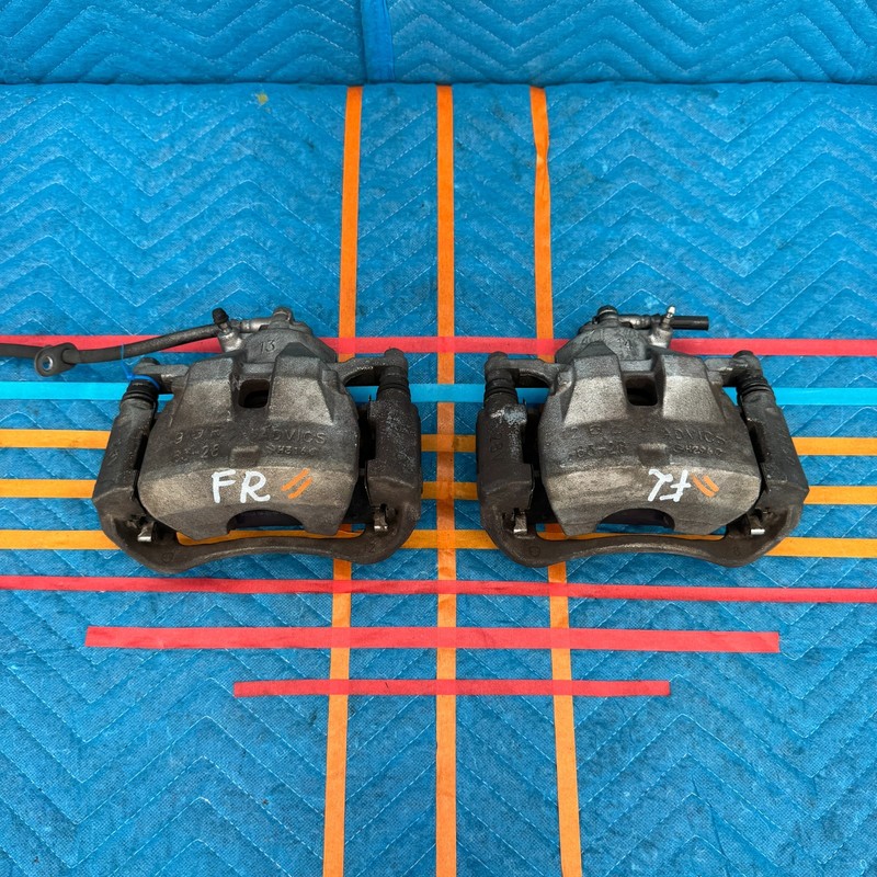 2013–2018 Toyota Avalon Front Brake Calipers Set 105K OEM