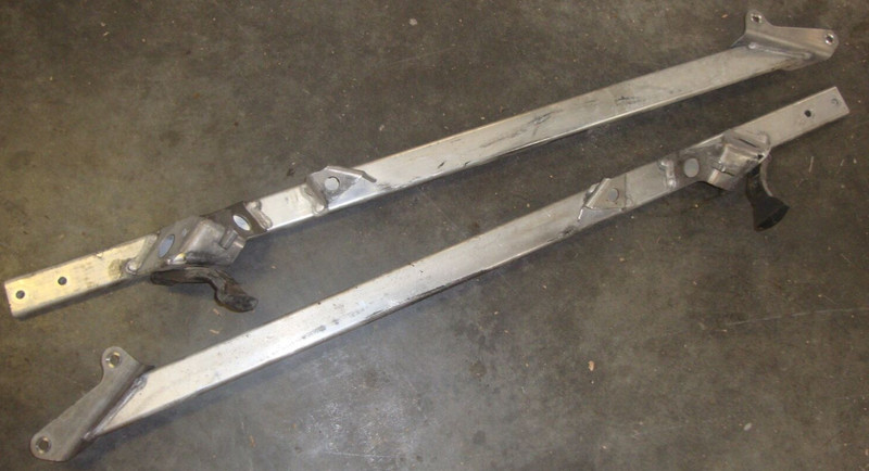 2005 SKI-D00 Expedition 550F Snowmobile Bombardier Front Rail Hood Strap Latch