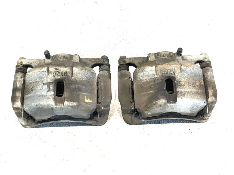 2014-2020 Nissan Rogue Front Brake Caliper Left Right Pair FWD 2.5L OEM 83k