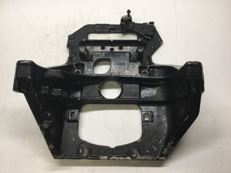 U3 Mercruiser 120 hp 4cyl 2.5L inner transom plate bracket 49701