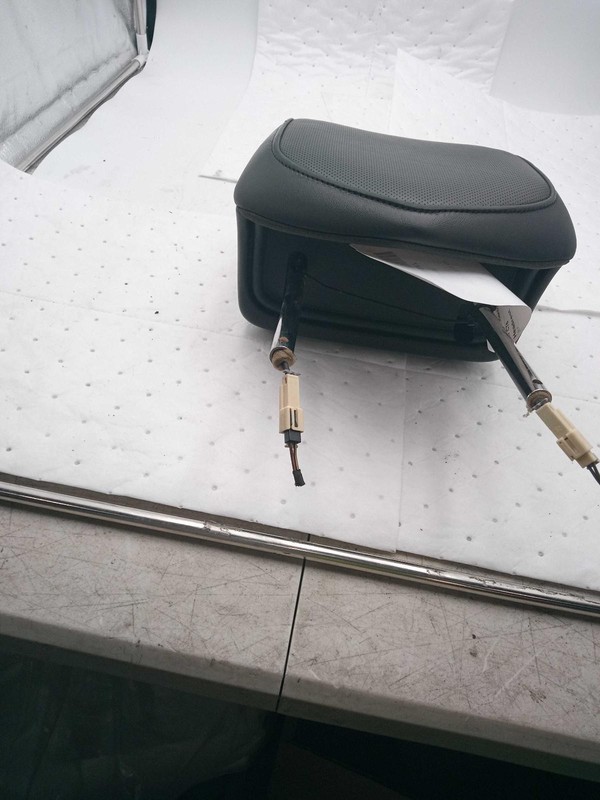 Used Headrest fits: 2017 Cadillac Ct6Grade B
