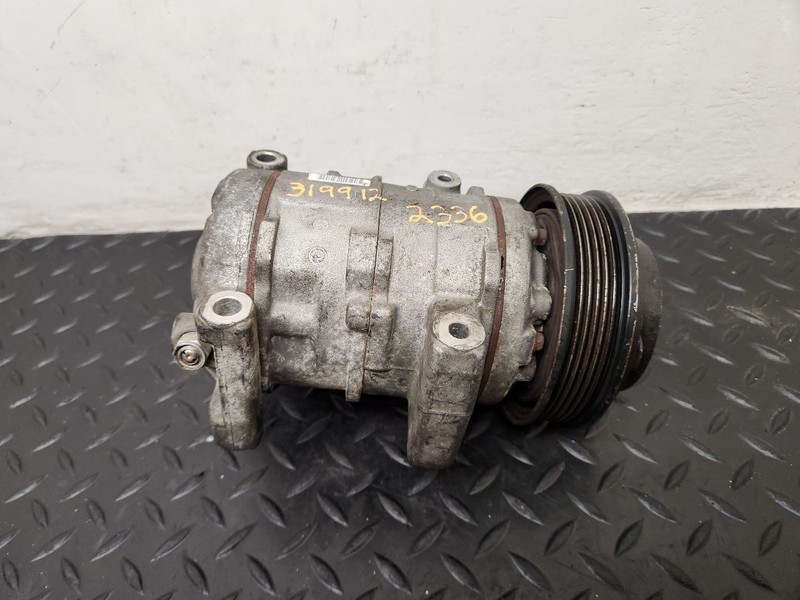 11-16 Chrysler Town & Country 3.6L A/C Compressor W/ Rear AC OEM 55111104AB
