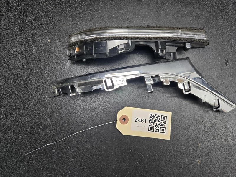 Front Right Door Mirror Turn Signal Light 2020 Lexus LS500 2018 2019 2021 - 2024