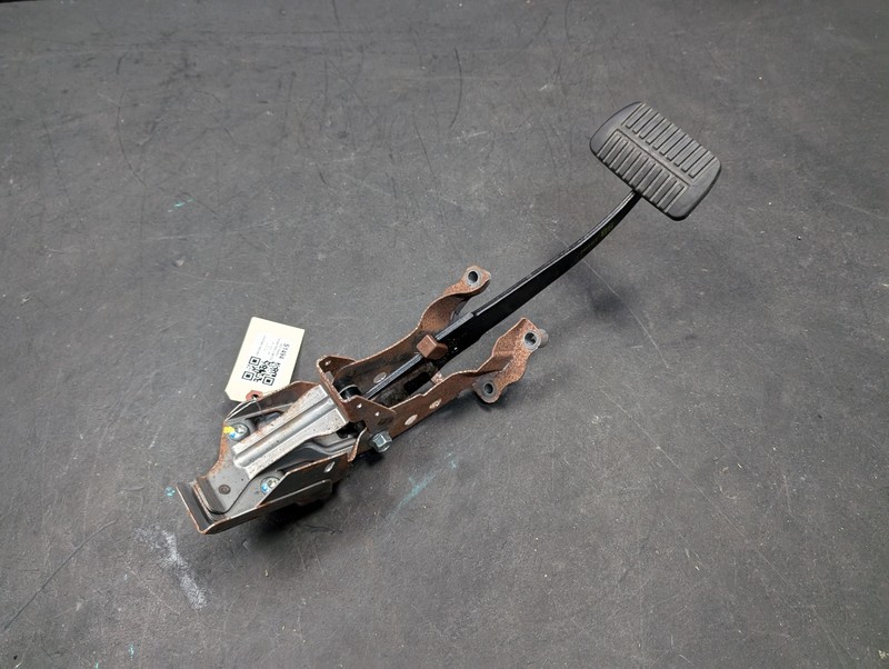 Brake Pedal 2022 Subaru Crosstrek 36092-FL081 2019 2020 2021 2023