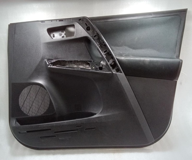 2014-2016 Toyota RAV4 Front Right Passenger Side Interior Door Panel 67611X1B22
