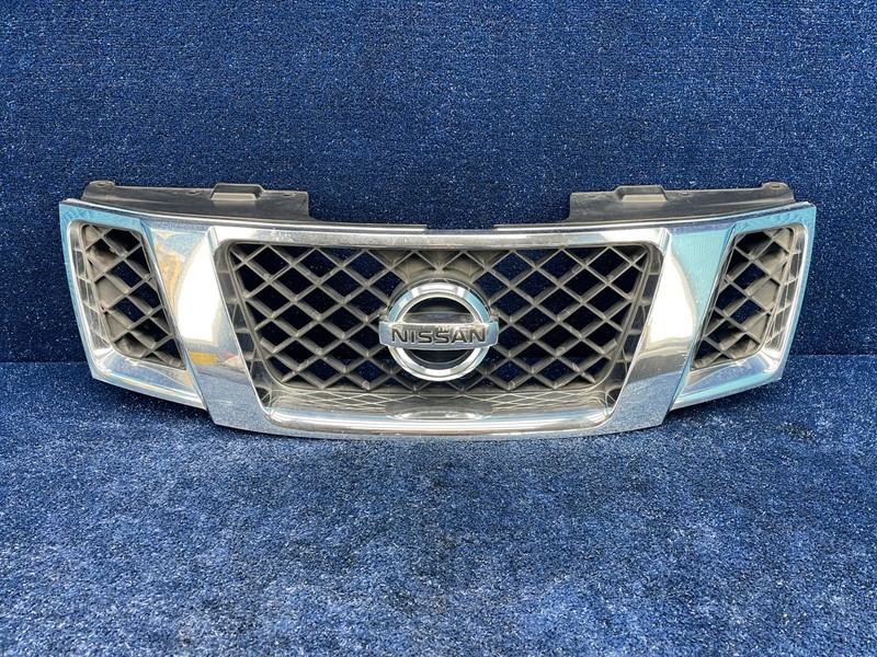 2005–2012 Nissan Pathfinder Front Grille Radiator w/ Emblem 92310ZS00A OEM