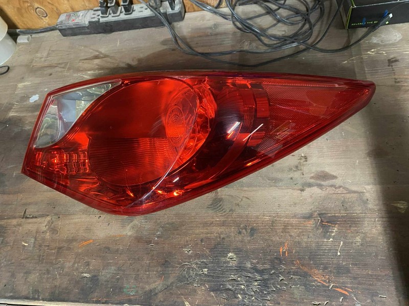 Tail Light Assembly Right PASSENGER SIDE 4DR AS SEEN HYUNDAI SONATA 2012