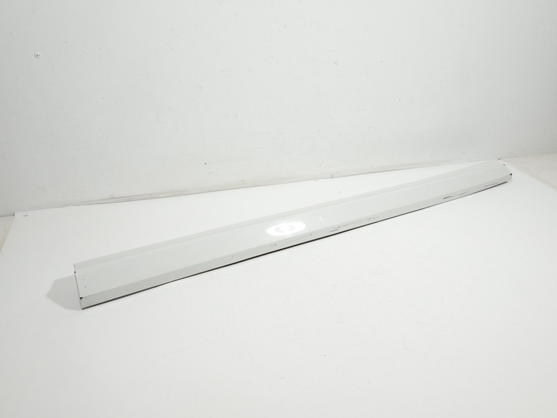 2016-2022 BMW X1 F48 FRONT RIGHT Door Trim Molding Carbon White-300 OEM