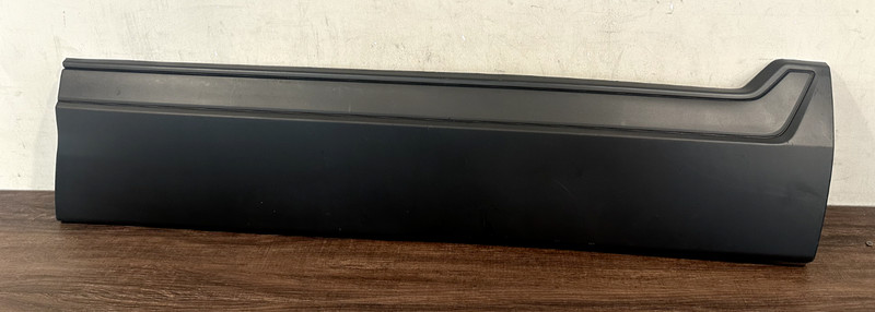 2017-21 HONDA CR-V FRONT RH LOWER DOOR TRIM OEM PART# 75312-TLC-A0