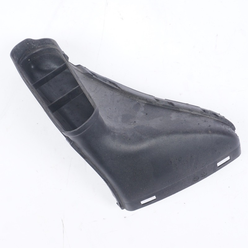 12-16 Mercedes W212 E350 C300 Air Intake Duct Pipe 2760902182 OEM