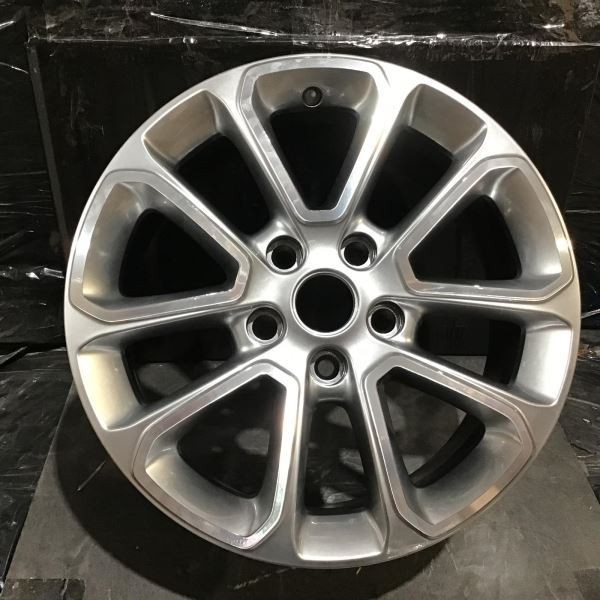 2014-2016Jeep Grand Cherokee 9136 B Wheel 18x8 Rim Grey Machined 1VH40DD5AA
