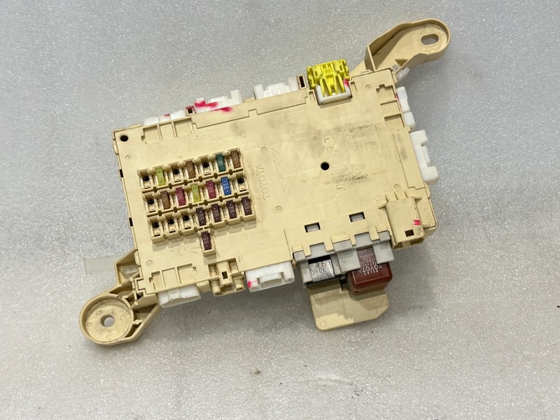 02-05 LEXUS Z40 SC430 FRONT RIGHT DASHBOARD FUSE BOX MODULE 82730-24030 OEM