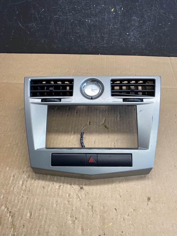 2007 2010 Chrysler Sebring Center Dash Radio Clock Bezel Trim Panel Oe AC6337 DG