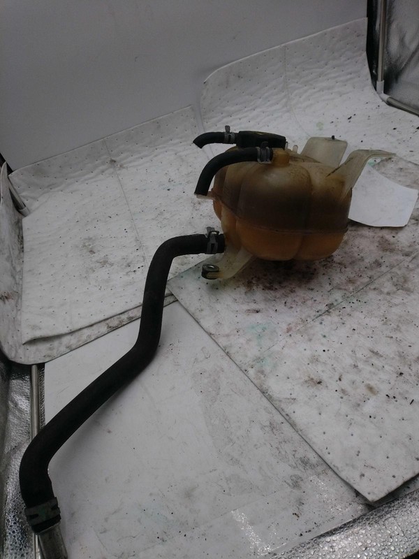 2018 Chrysler Pacifica Engine Coolant Reservoir OEM White 3.6L 67000 Miles