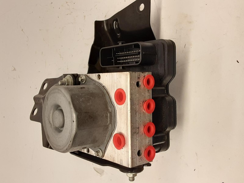 19-'21 ROGUE SPORT ABS pump module assembly AWD 17k miles OEM 6 Month Wnty!
