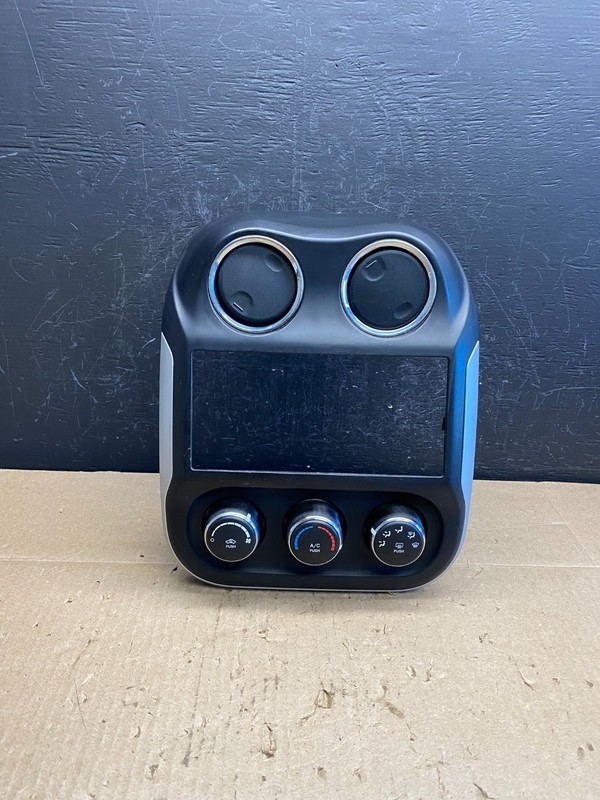 2011 to 2017 Jeep Compass Dash Climate Temperature Control Radio Bezel AC6737 DG