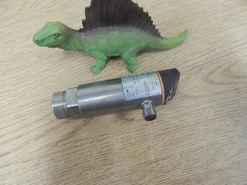 IFM 4229 Pressure Switch D-45127 1/4 NPT 90V-240VAC 1P67 12440A