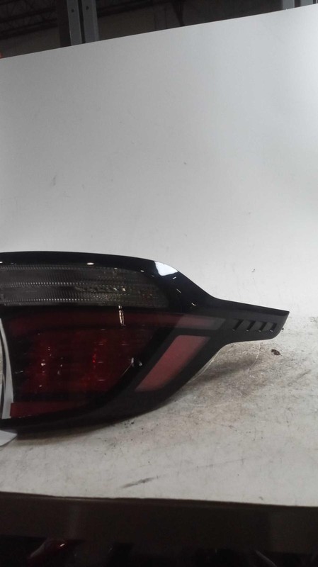 Used Left Tail Light Assembly fits: 2023 Kia Sportage US built quarter panel mou