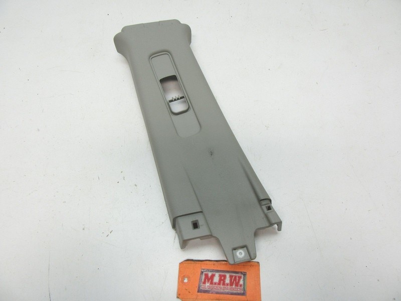 B PILLAR POST TRIM LEFT DOOR PANEL SEAT BELT HEIGHT ADJUSTER SLIDE CAP SCION XB