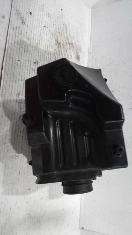 2017 Jaguar XF Air Cleaner Assembly OEM Maroon 2.0L 114K Miles GX739600DC