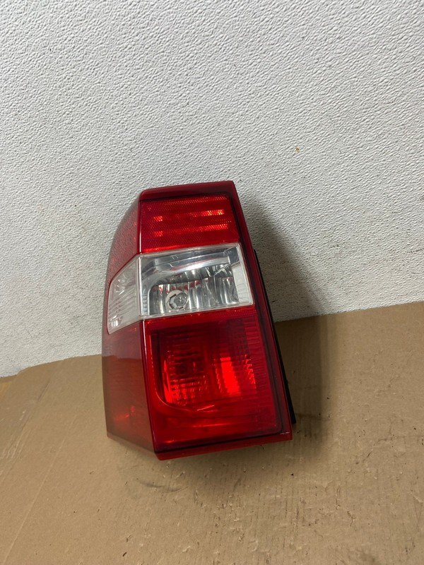 2007 to 2012 Ford Expedition Left Driver LH Side Tail light AD7689 LK