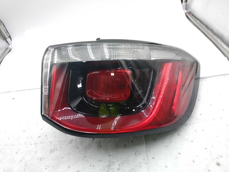 Used Right Tail Light Assembly fits: 2019 Jeep Compass incandescent quarter pane