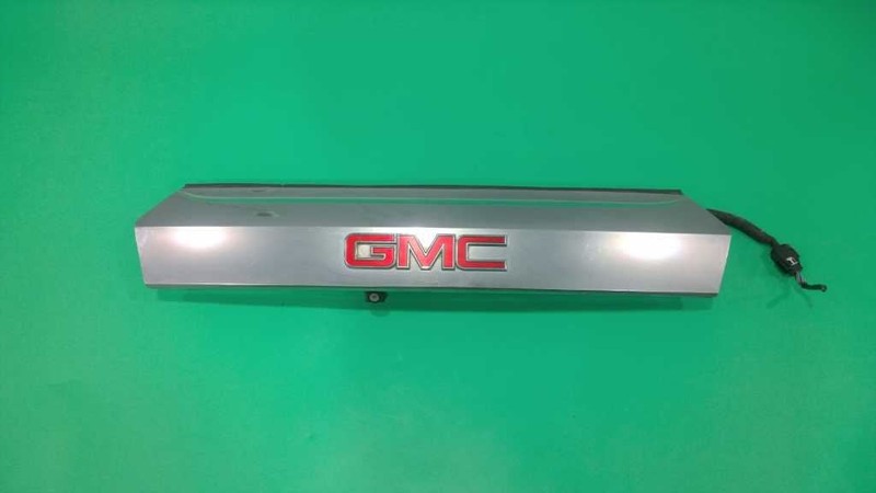 13 14 15 GMC TERRAIN CHROME TAIL FINISH W/REAR VIEW CAMERA OEM 2752-105
