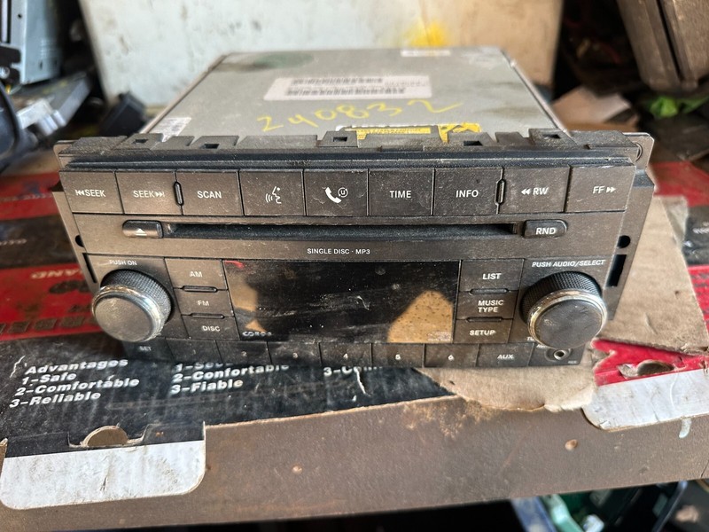 08-12 JEEP DODGE CHRYSLER OEM Radio STEREO CD PLAYER RECEIVER 05064411ae