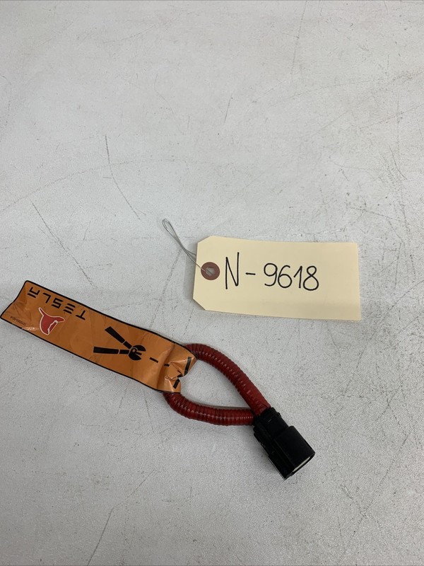 12-20 Tesla Model S Emergency Power Cut Off Loop Disconnect 101558500A 9618 B147
