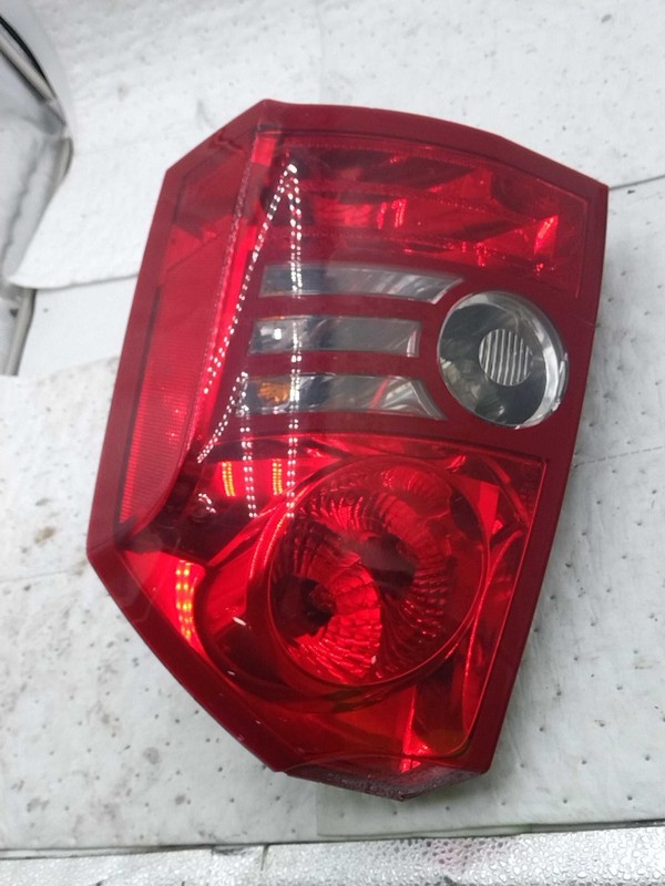 2009 Chrysler 300 Right Tail Light Assembly Grey OEM 336675 Used 208K Miles