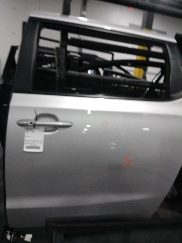2020 KIA Sedona Left Door Silver 4DR Van Used w/ Light Scratches 100704